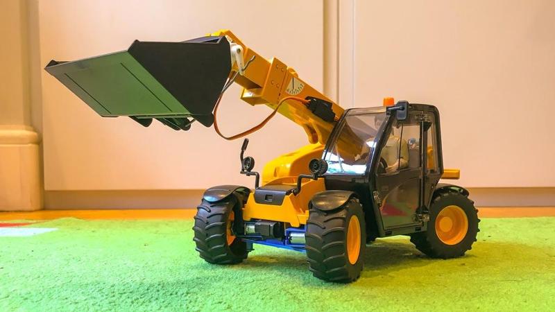 Bruder CAT teleloader