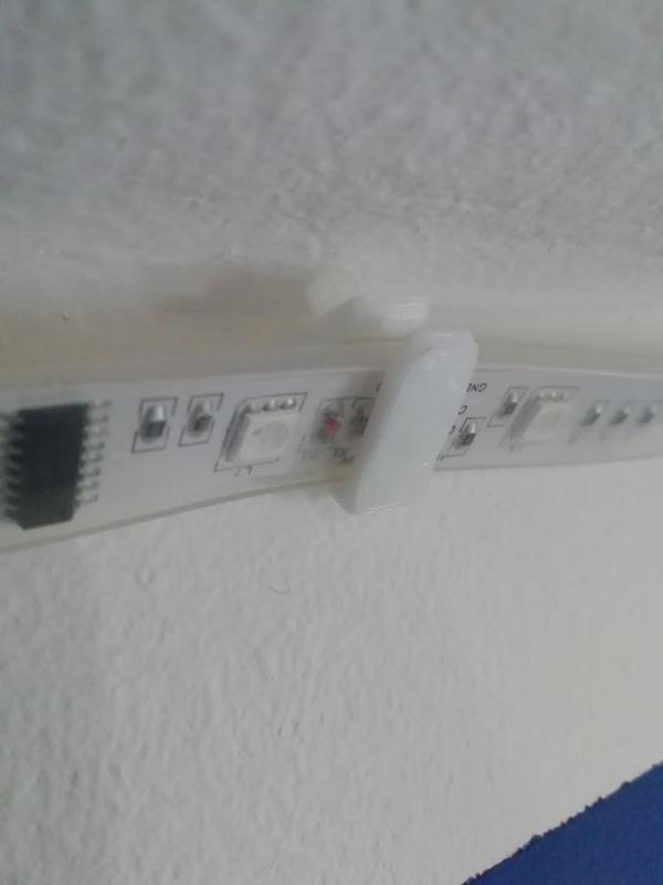 led stripe holder