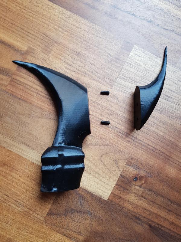 daedric sword hilt subdivided