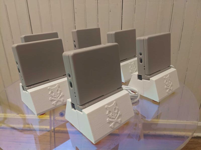 USB charging dock for RG35XXSP.