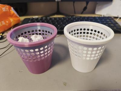 Classic Desktop Trash Can