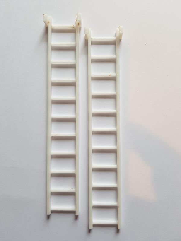 G scale (gauge) extension ladder.