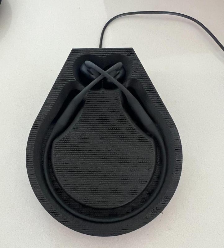 SHOKZ OpenRun Pro charging stand