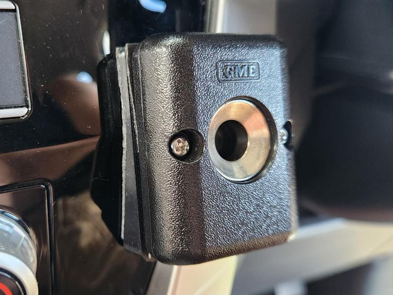 Pajero Sport QF GME UHF mount