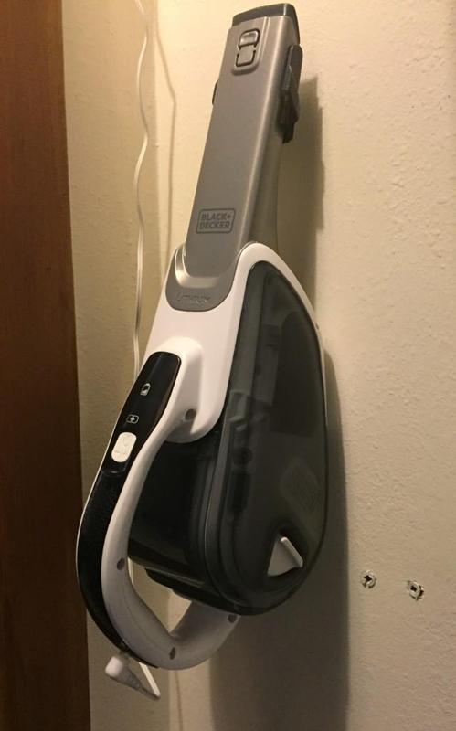 Hand vacuum wall mount