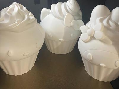 hello kitty and my melody cupcakes