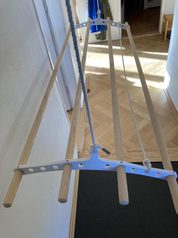 Ceiling hanging airer