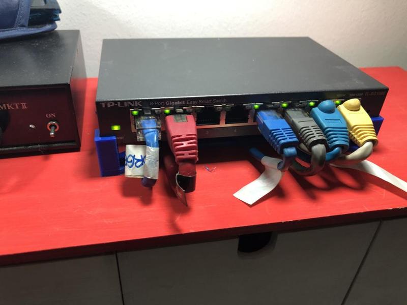 Cable holder TPLINK TL-SG108E