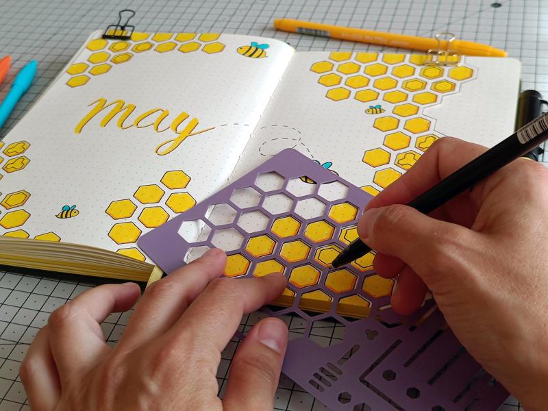 Bullet Journal Hexagon Mood Tracker