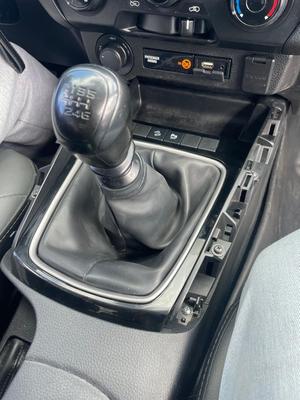 MAZDA BT50 2023 GEAR SHIFT CENTER PANEL FRAME GEAR LEVER FRAME
