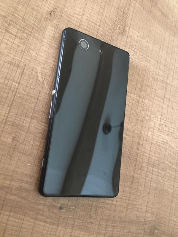 Vitre arrière Xperia Z3 Compact (Xperia Z3 Compact's back glass)