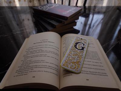 Elegant Monogram Bookmark – Letter G