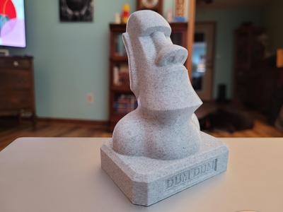 DUM DUM Moai Statue