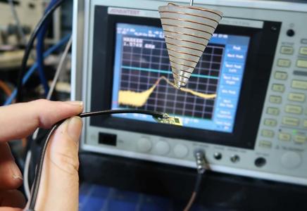 UWB Helix Antenna