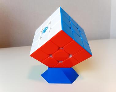 Twisted Cube Stand