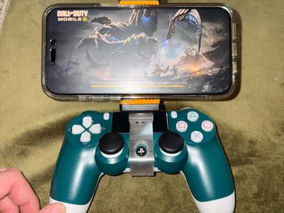 Dualshock 4 Phone Holder (PS4 Controller)