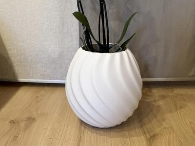 Modern spiral vase