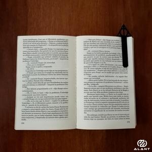 HARRY POTTER'S DEATHLY HALLOWS BOOKMARK