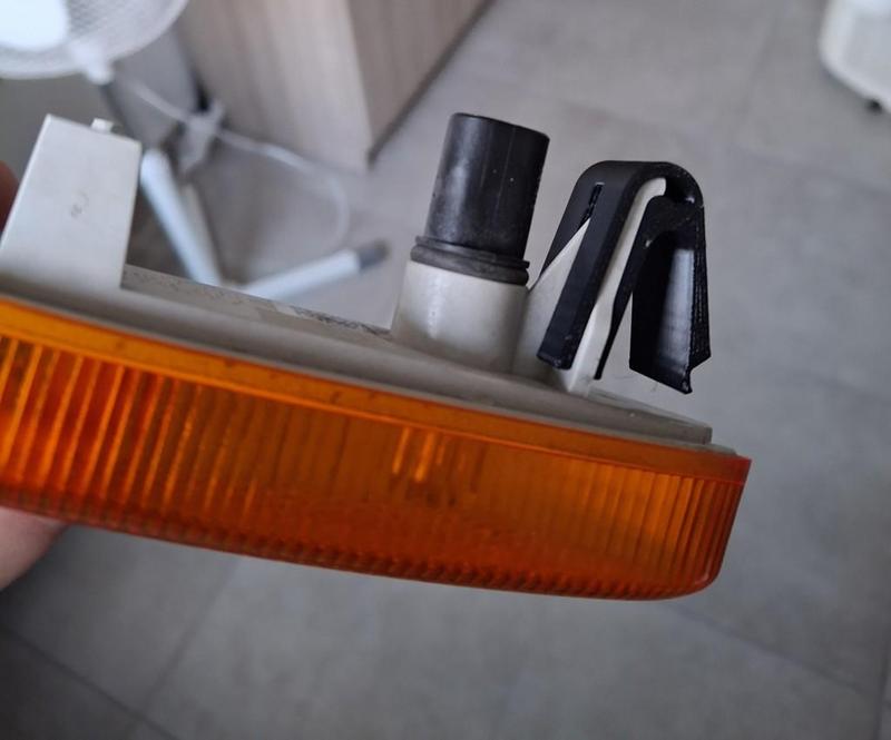 Mini Countryman turn signal repair clip