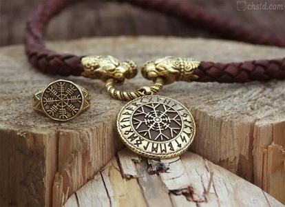 Distinctive Viking Necklace  2019