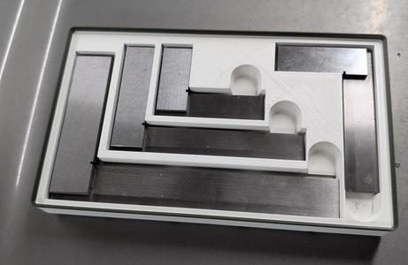 Gridfinity bin for machinist square set