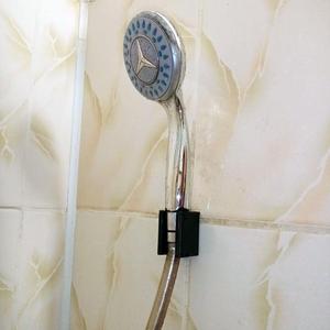 Simple shower holder