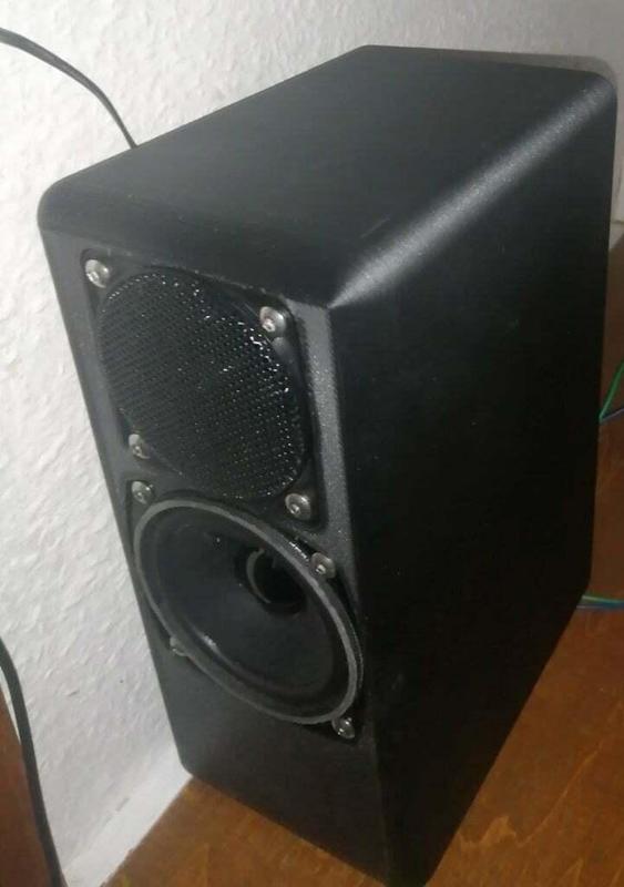 Sealed boxes for VISATON FRS 8 M 2.2litres