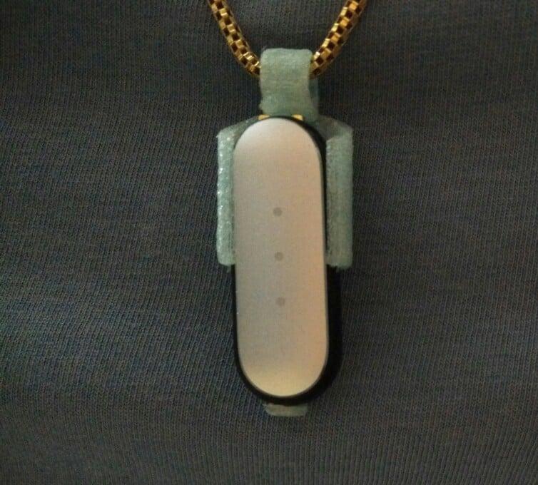 MI health tracker necklace adapter