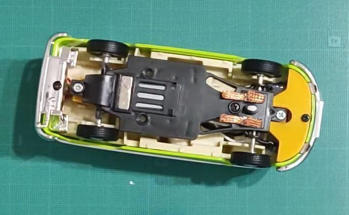 Brackets for slotizar a friction Volkswagen Combi with a formula one Carrera go from Aliexpress