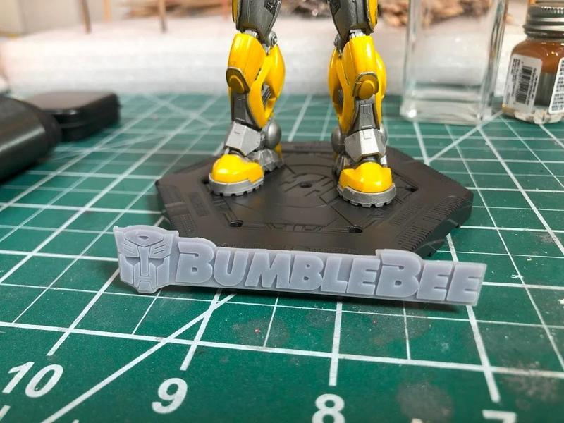 Trumpeter Bumblebee Plate