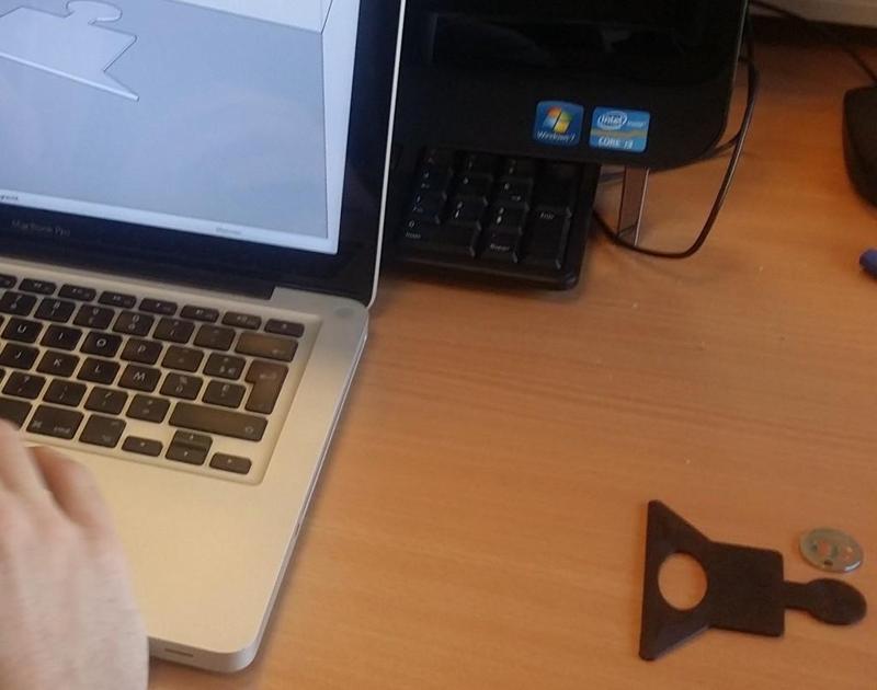 Occupational Therapyst student project : shopping trolley adapted token / Projet étudiant en ergothérapie : jeton de caddie adapté