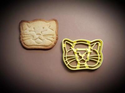 Sleepy cat cookie cutter