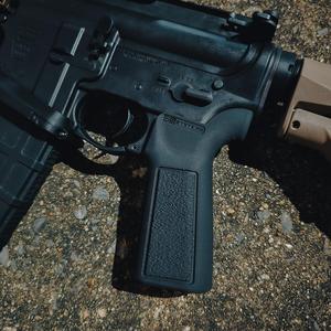 B5 P-23 Grip