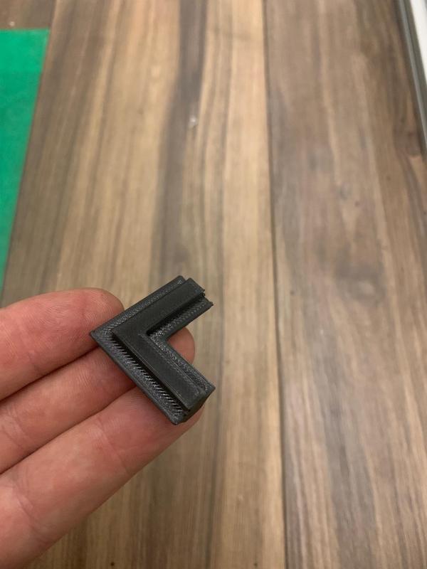 80/20 1010 T-SLOT 90° Top/Bottom corner Key (flush)