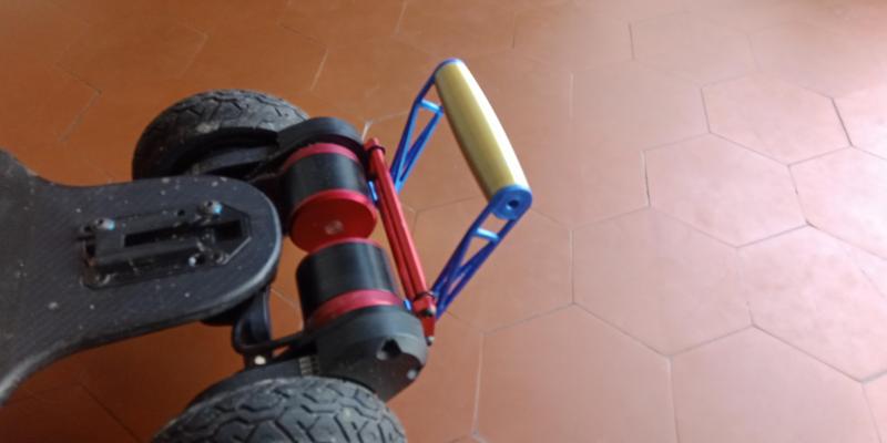 Removable E-skate carrying handle