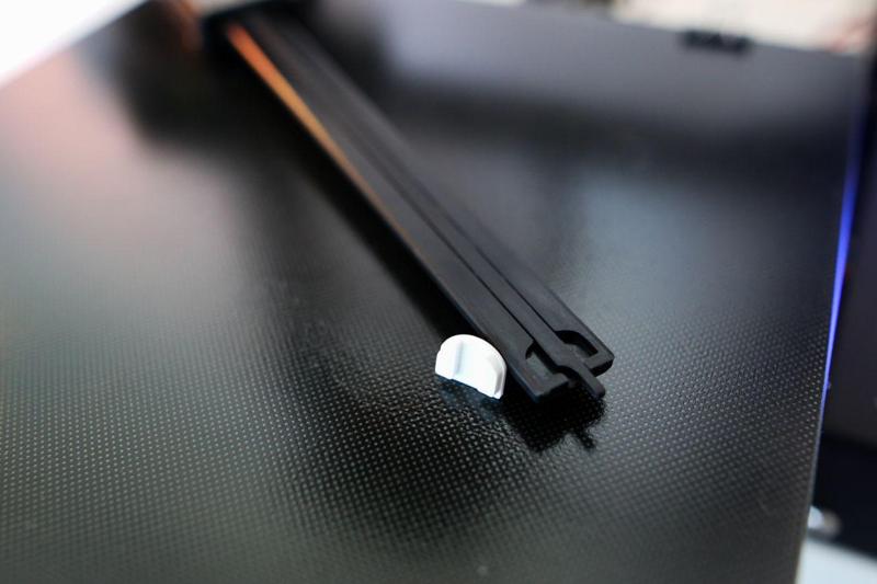 Digital caliper rail cap