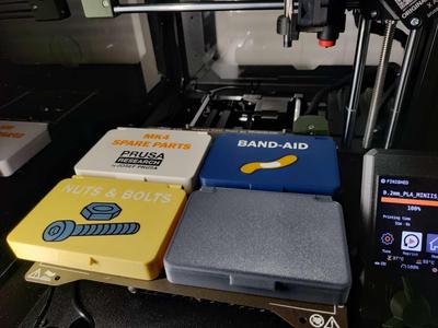 Small Snap-Lid Box