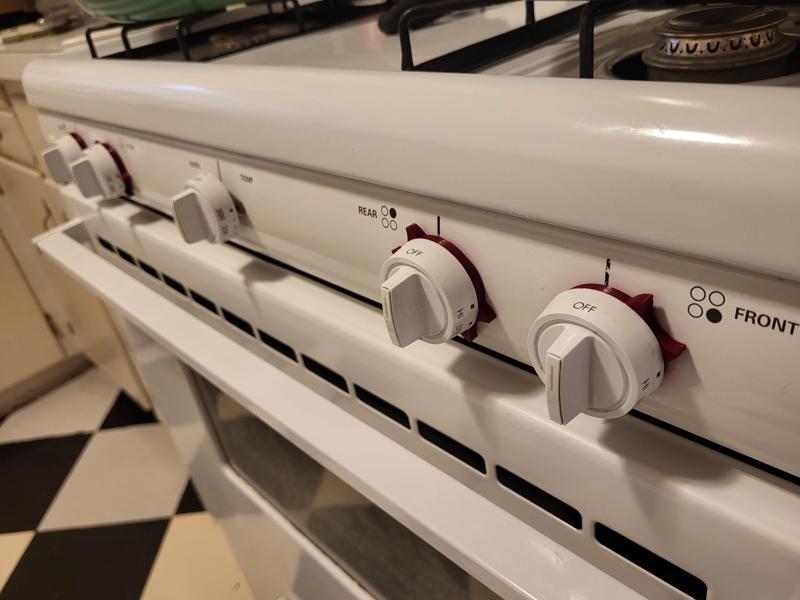 Toddler-Thwarting Oven Knob Spacer