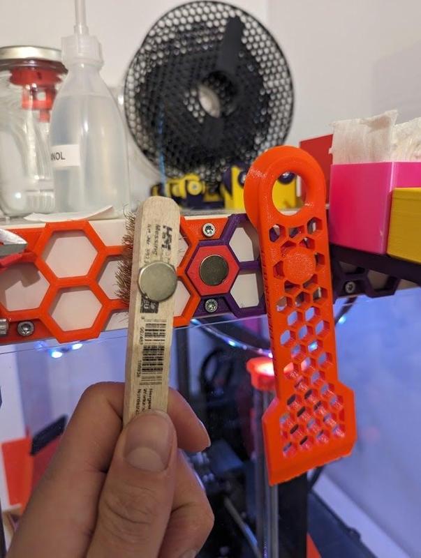 Parametric magnet insert for hsw