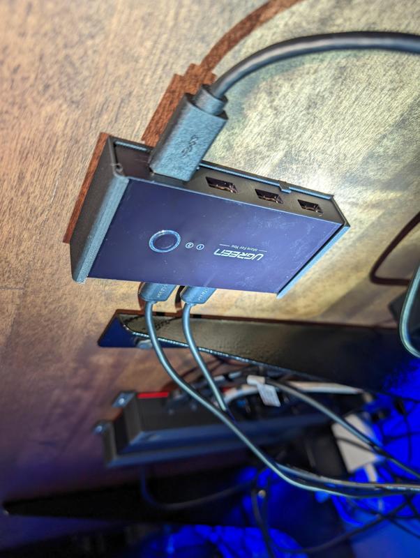 UGREEN USB Switch Underdesk Mount