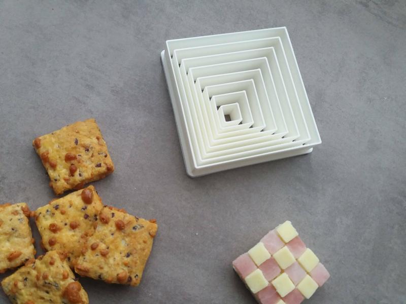 Set of 8 square cookie cutters - Mini-sandwiches and other cookies