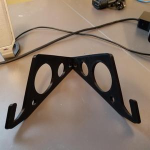 Vertical laptop stand