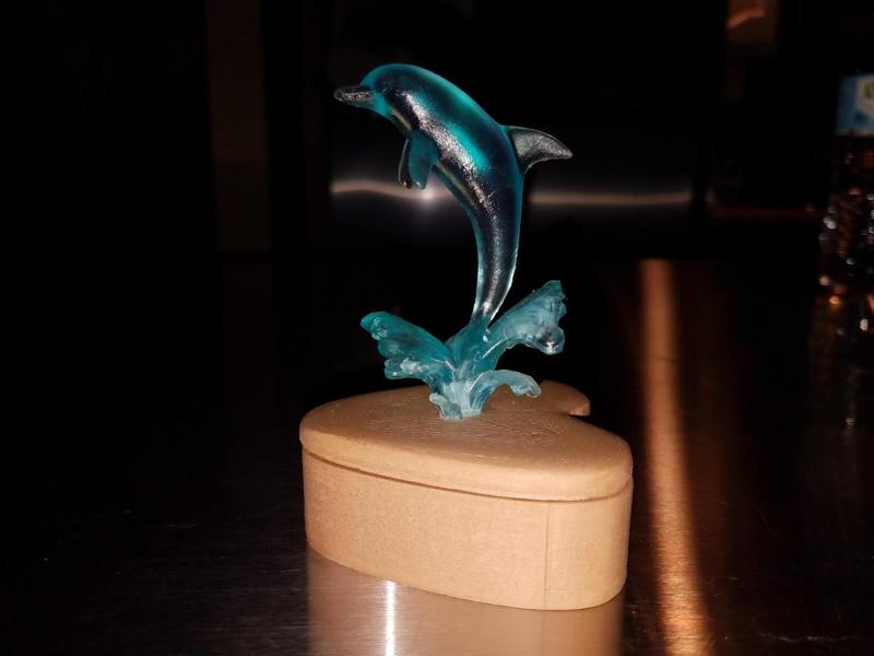 Dolphin split from heart with lid