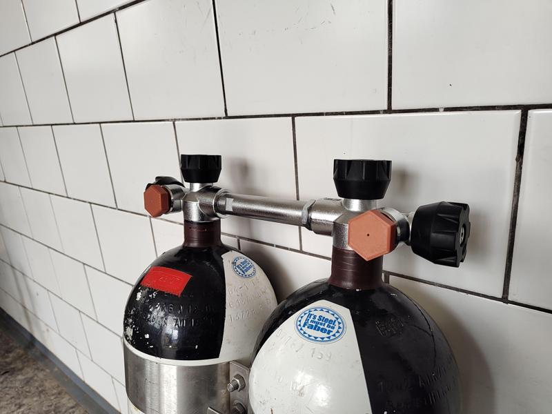 Zátka tlakové láhve G5/8 a W21,8