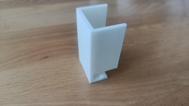 MacMini vertical 'clipstand'