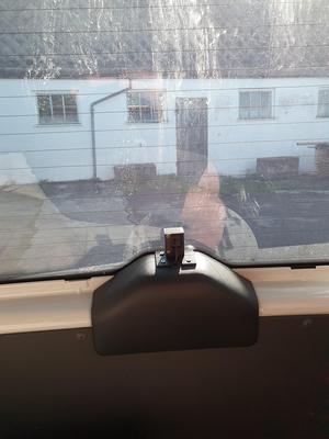 Kamerahalter T5 auf Abdeckung des Heckscheibenwischer