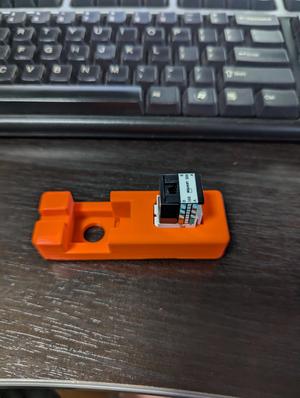 Leviton Punchdown puck