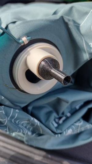 Inflatable mattress adapter