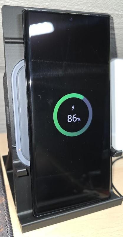 S24 Ultra wireless stand