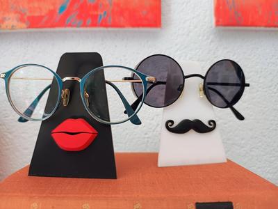 Minimalist glasses holder